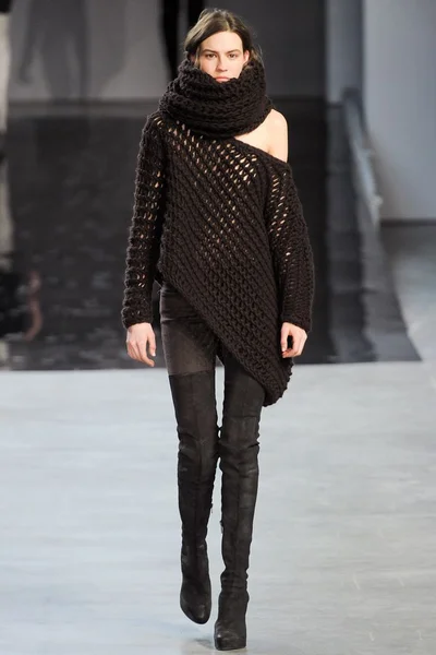 Look 11